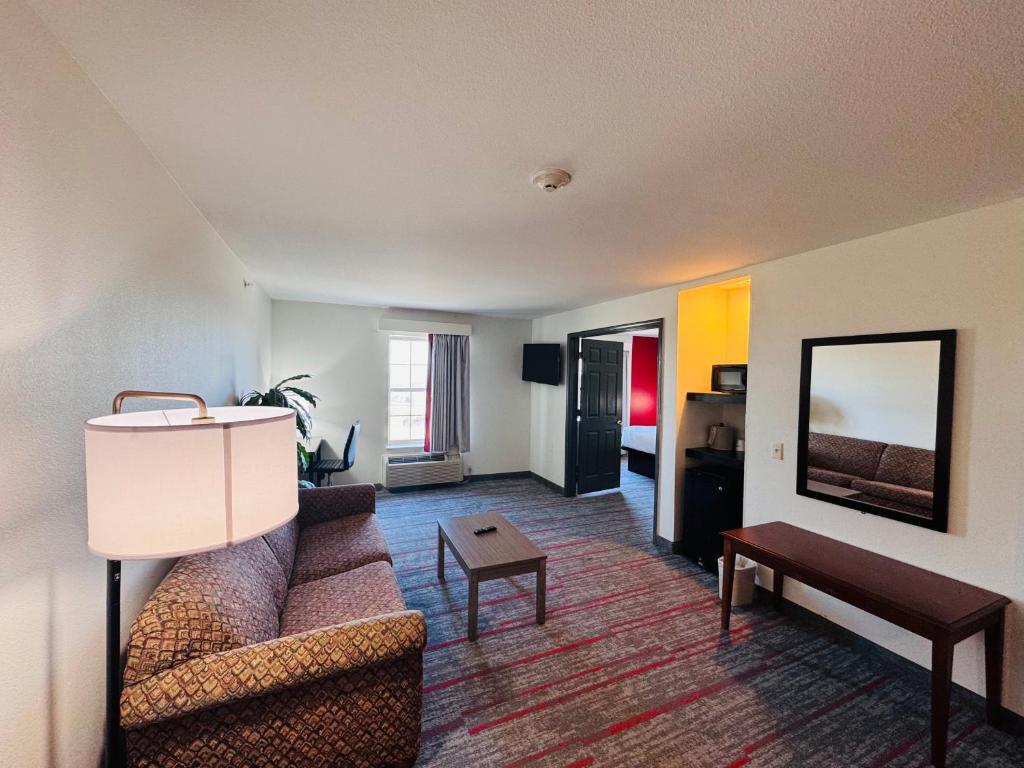 Ramada by Wyndham Sparta/At Speedway - Tap to explore photos