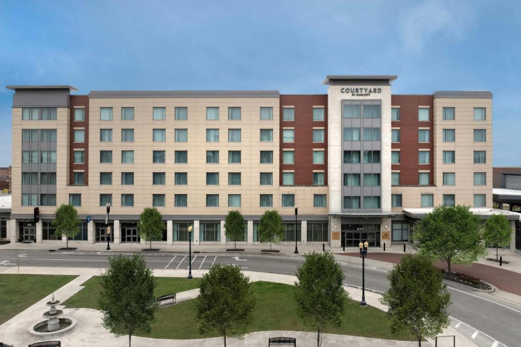 Courtyard Muncie at Horizon Convention Center image