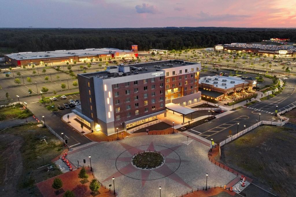 Courtyard by Marriott North Brunswick image