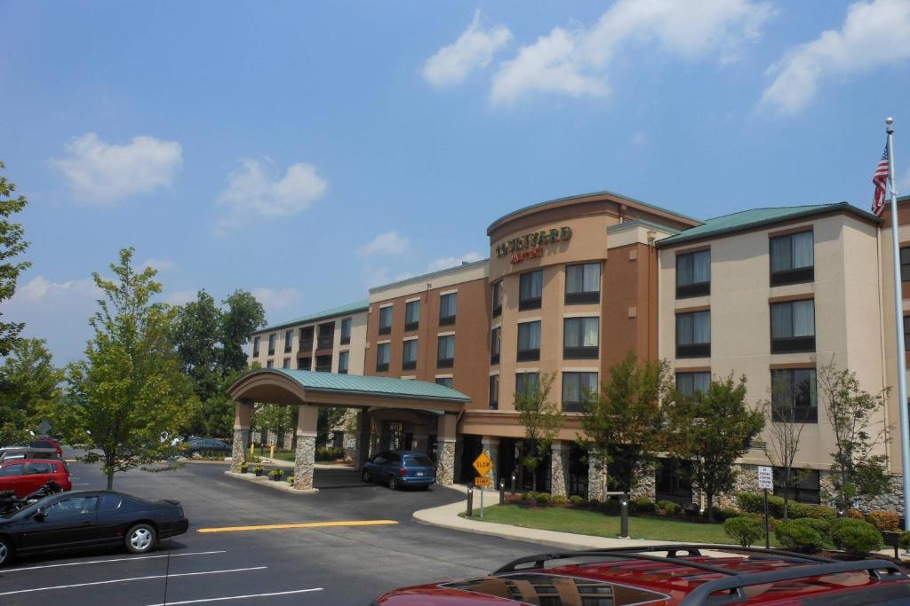 Courtyard by Marriott Pittsburgh Monroeville image