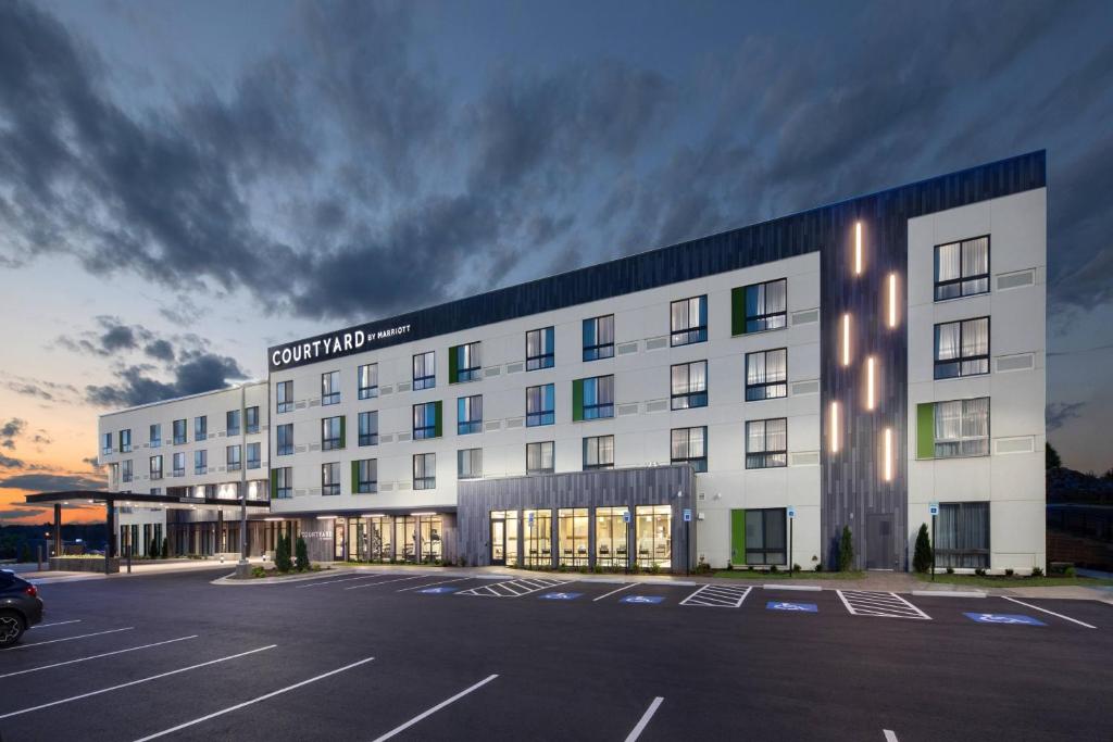 Courtyard by Marriott Russellville image