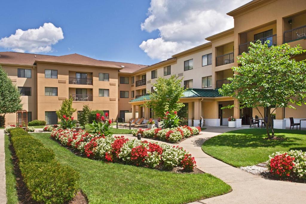 Courtyard by Marriott Parsippany image