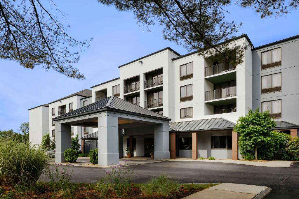 Courtyard by Marriott in Portsmouth image