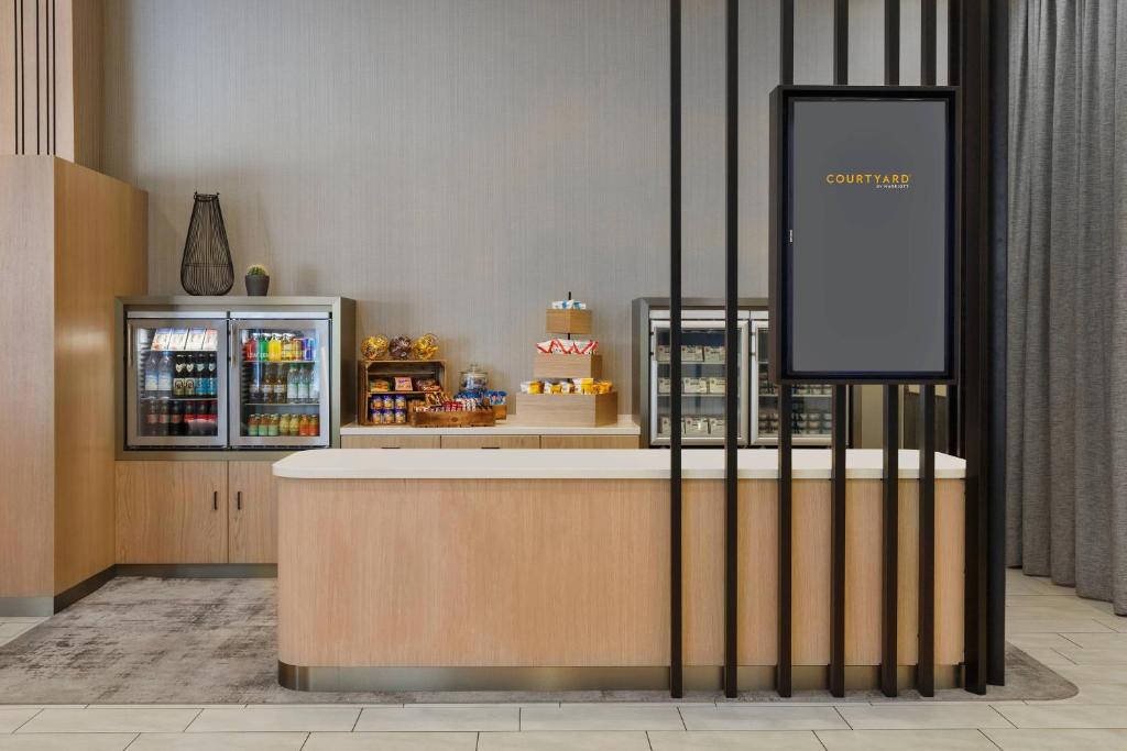 Courtyard by Marriott Munich City East - Tap to explore photos