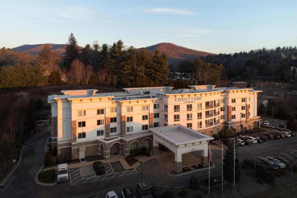 Courtyard Boone image