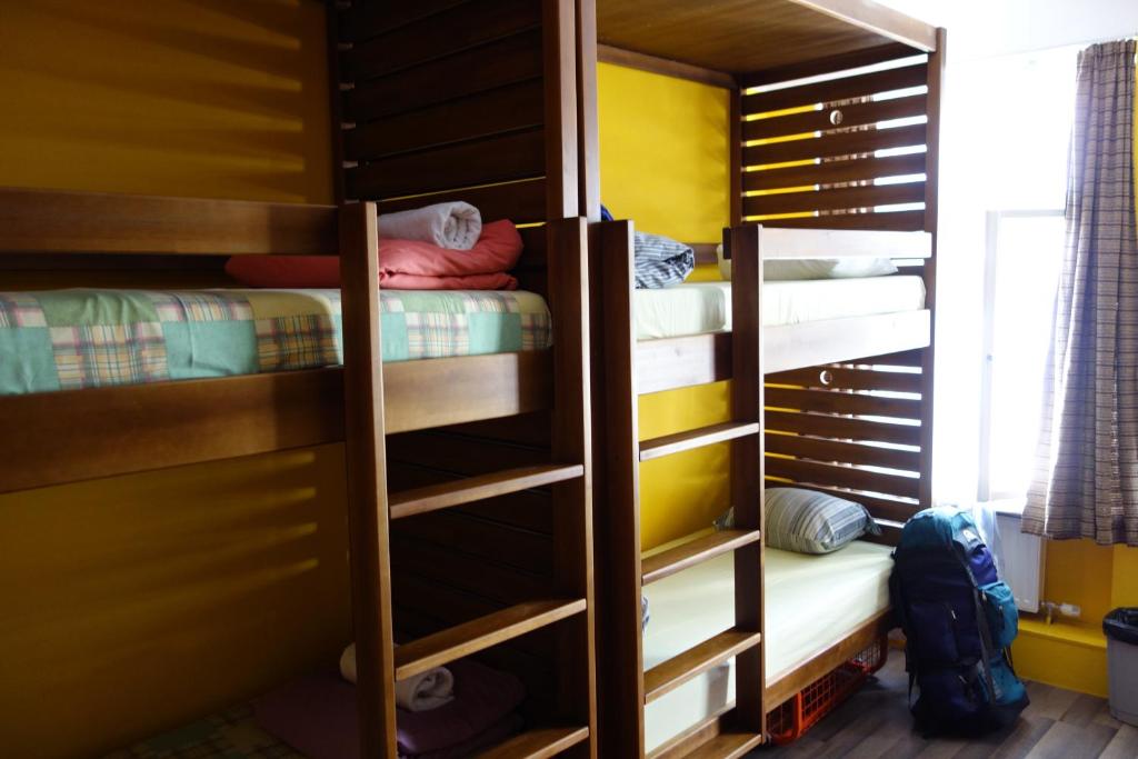 Трехместный (Трехместный номер с общей ванной комнатой), Naughty Squirrel Backpackers Hostel