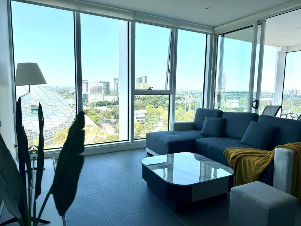 Olympic Park Gem 2 bedroom condo -Pool Gym Parking 17 photo 2