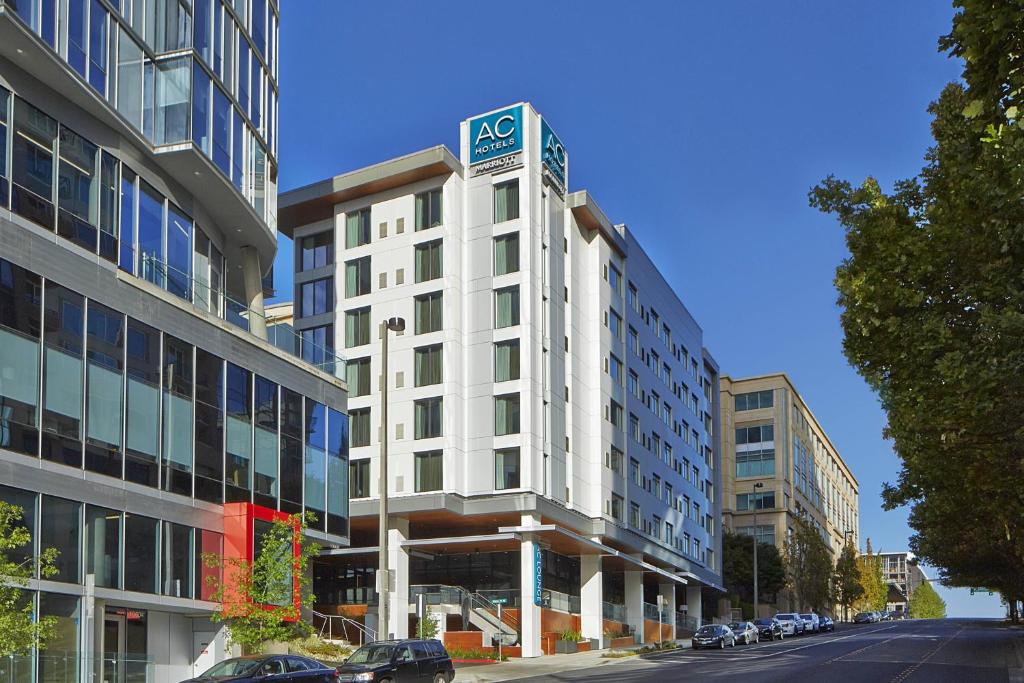 AC Hotel by Marriott Seattle Bellevue/Downtown image