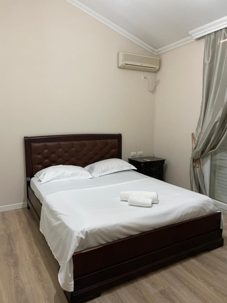 Lakeside Duplex Apartment Tirana photo 1
