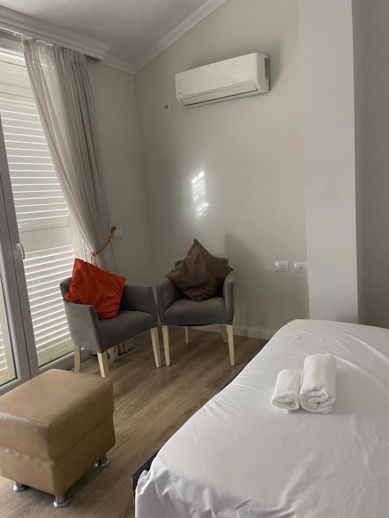 Lakeside Duplex Apartment Tirana photo 2