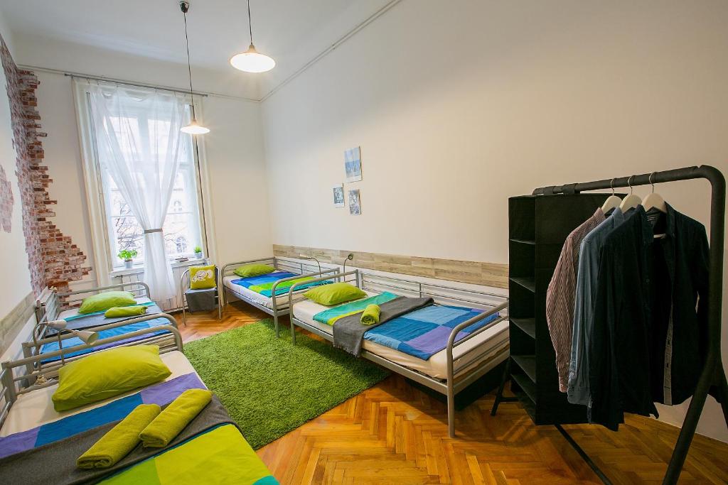 Трехместный (Стандартный трехместный номер), Friends Hostel & Apartments