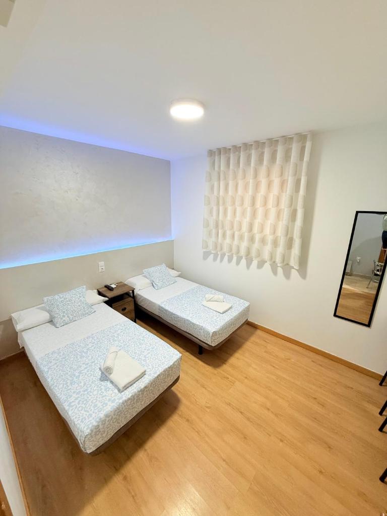 Hostal Quinta Santillan Room Type - Twin Room with Shared Bathroom