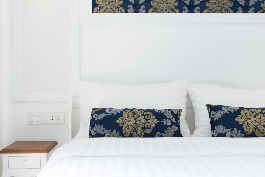 Двухместный (Двухместный номер Делюкс с 1 кроватью и балконом), White Ivory Bed And Breakfast