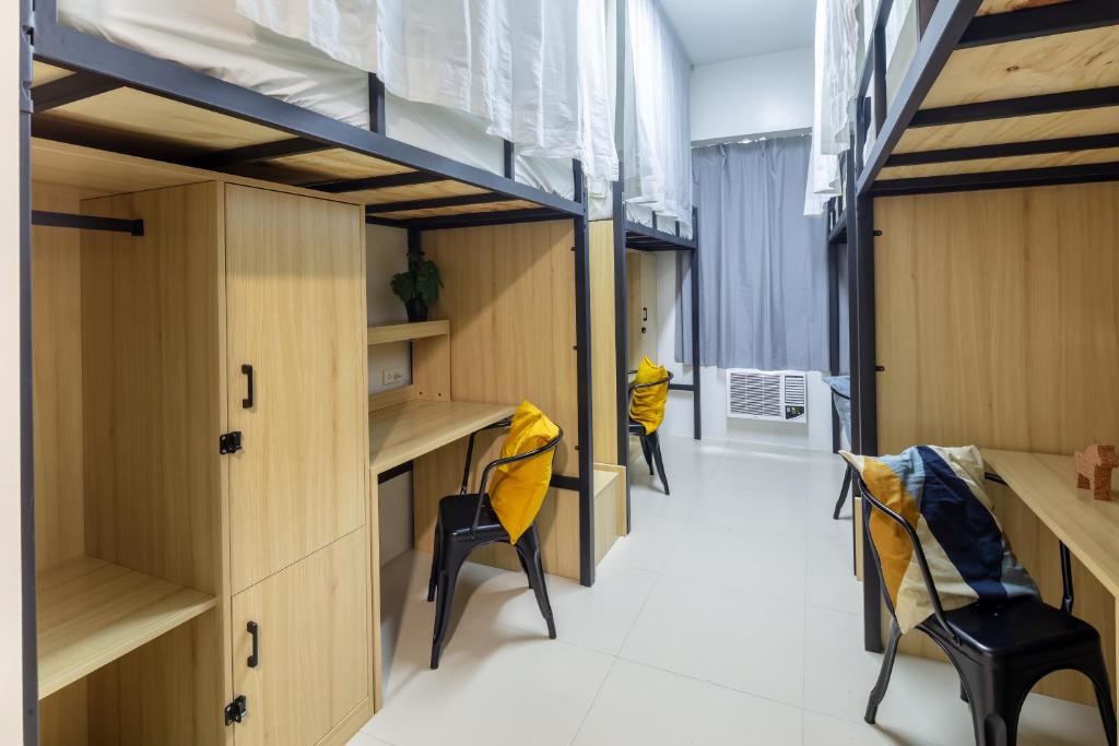 The City Flats Circuit Room Type - 4-Bed Loft Type (Whole Room)