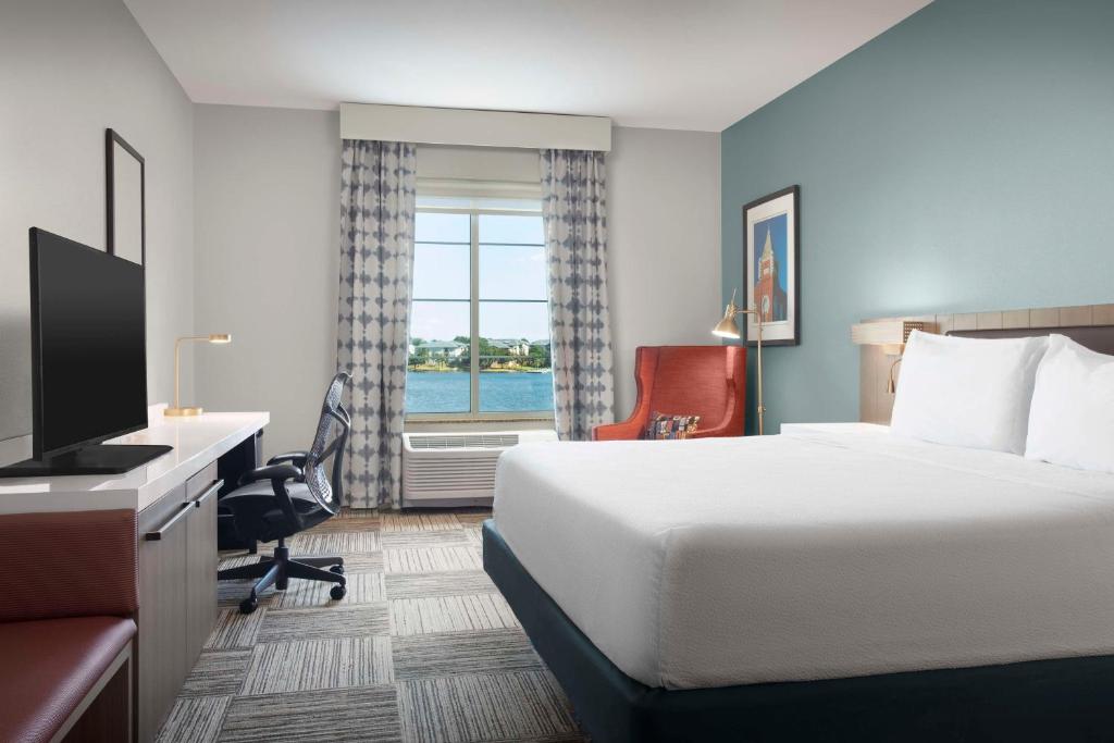 Hilton Garden Inn Granbury - Tap to explore photos