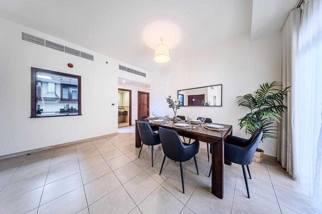 Bright and Spacious 3Bedroom Relaxing Stay near Beach photo 1