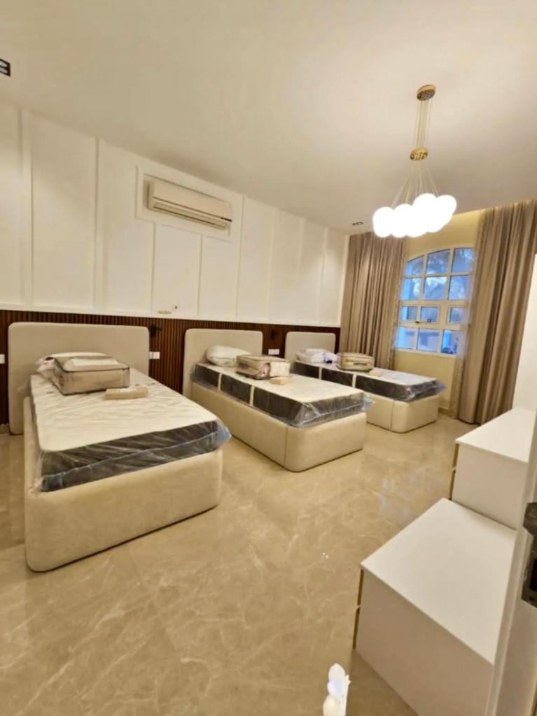 Al Ain Hotel Apartment Family Stay with Balcony and Pool Access photo 2