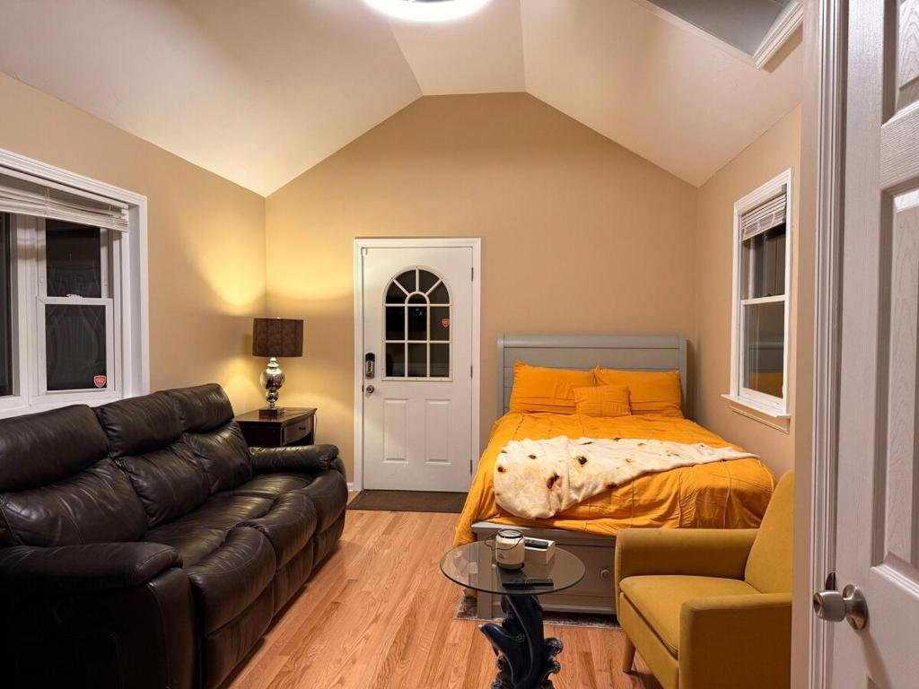 Cozy & New Private Apartment image