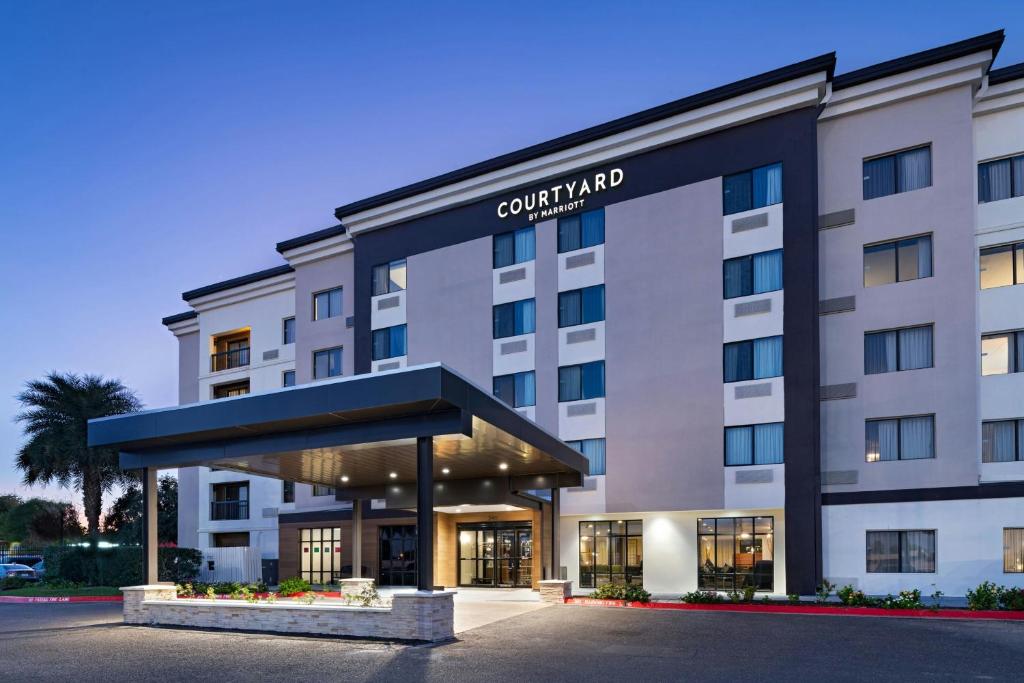 Courtyard Marriott Laredo image