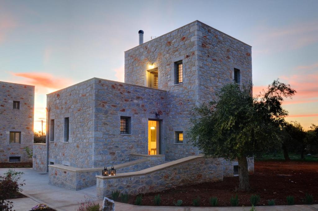 Nikoloudi Estate photo 1