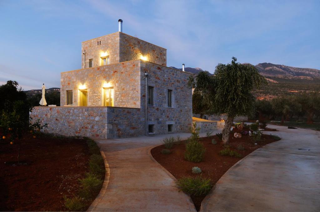 Nikoloudi Estate photo 2