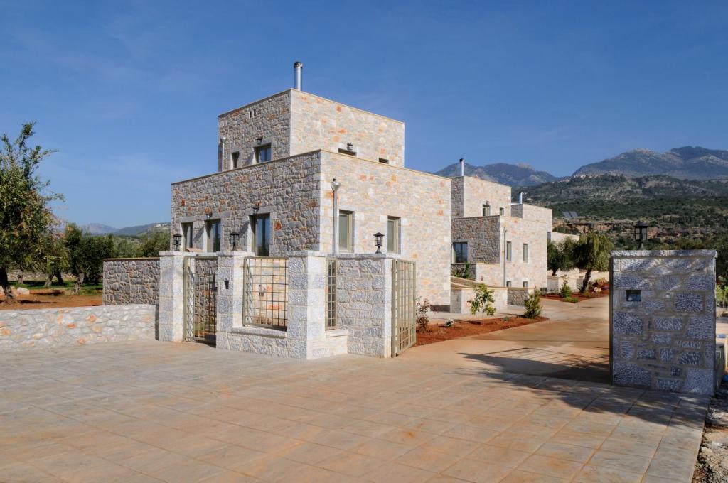 Nikoloudi Estate photo 3