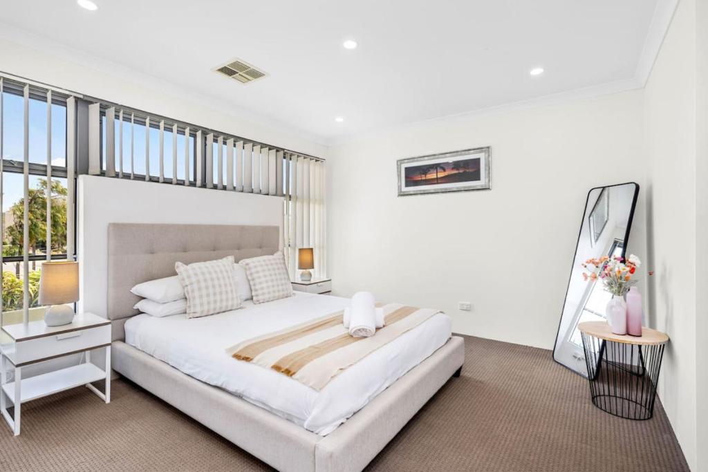 Modern and Spacious in Alkimos photo 1