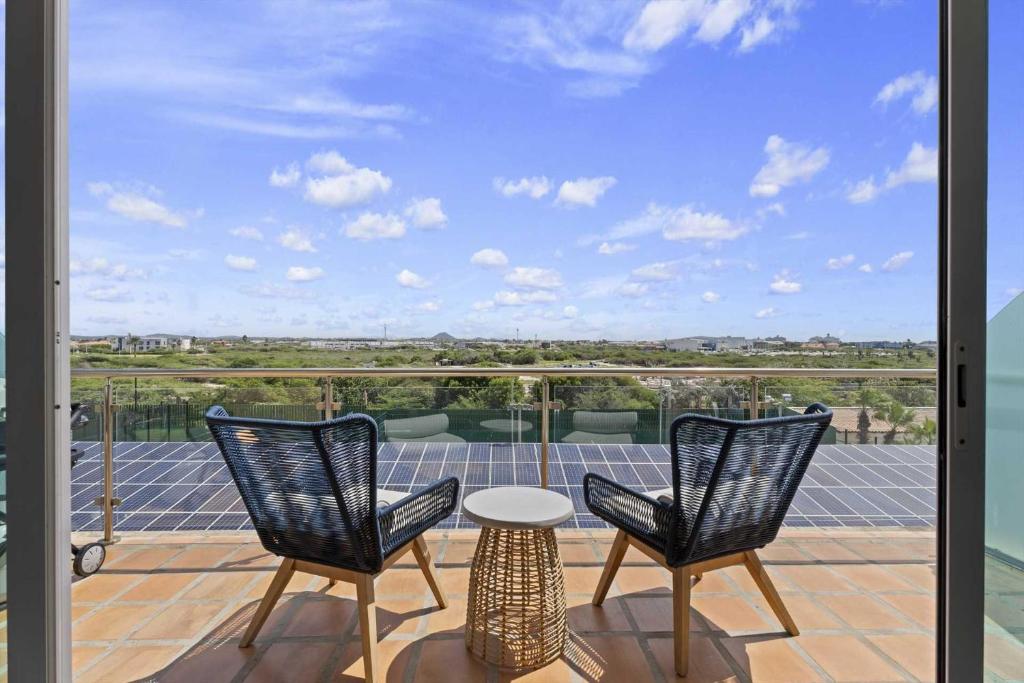 Eagle Beach-Best value-Island View 1BR condo-R362 photo 3