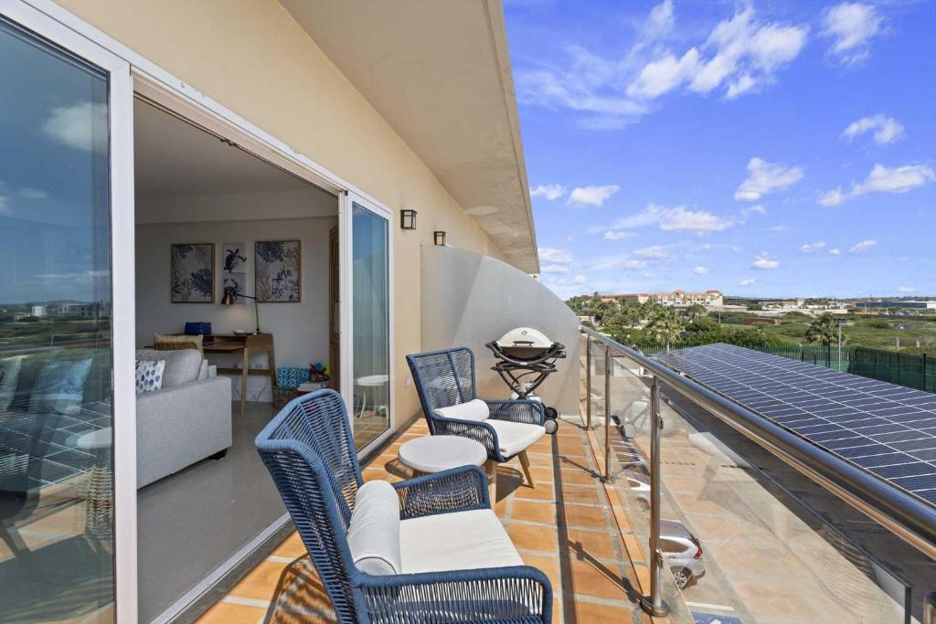 Eagle Beach-Best value-Island View 1BR condo-R362 photo 4
