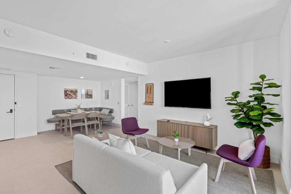 Stunning Views Dwntwn Miami 2BR Unit - Floor 28th - Tap to explore photos