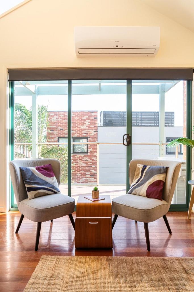 Glorious 3-BRM Family House at Aspendale Beach photo 1