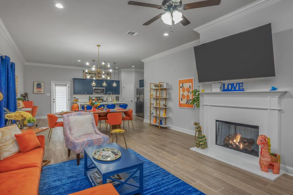 Groovy, New & Modern! Tv in each room image