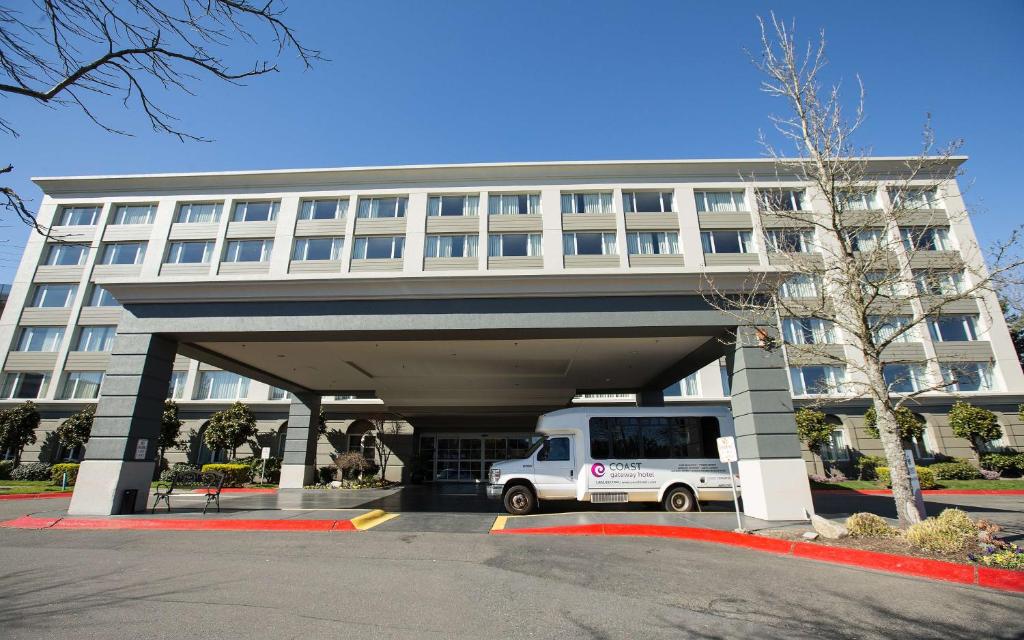 Coast Gateway Hotel image