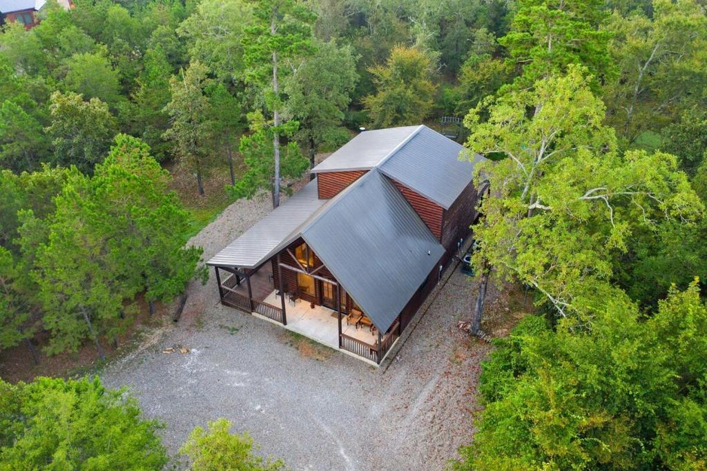 Treehouse Chalet image