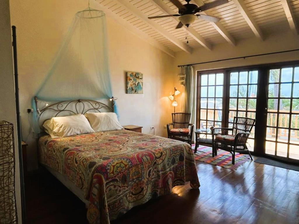 Paradera Palms Apt 2 photo 2
