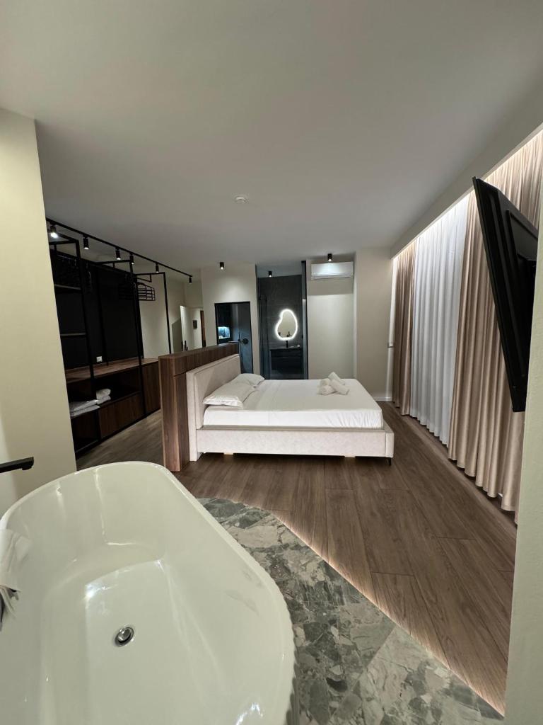 Alcazar Luxury Suites photo 3