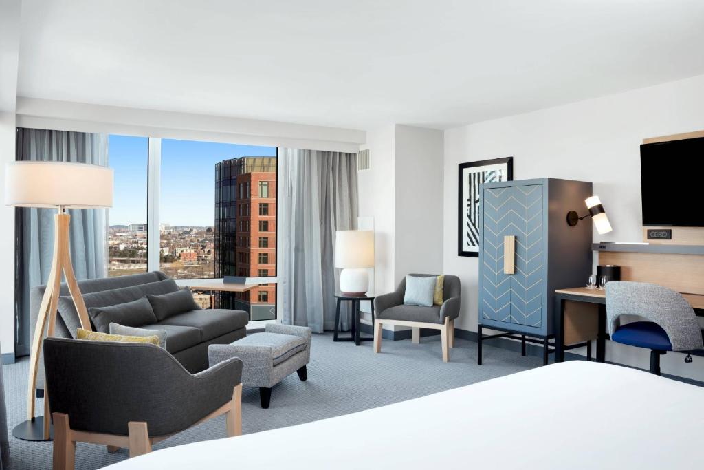 Courtyard by Marriott Boston Downtown/North Station - Tap to explore photos