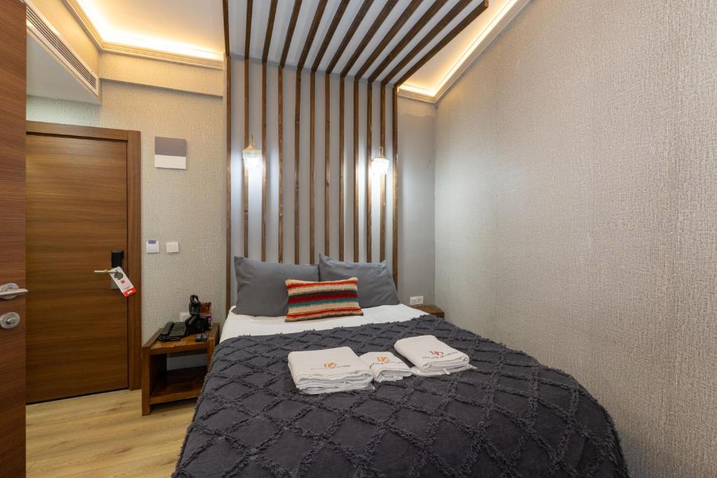 Double DD Hotel Room Type - Small Double Room