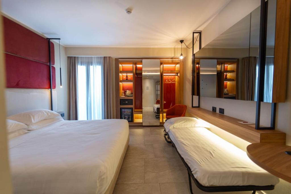 Best Western Plus Sabaudia Hotel - Tap to explore photos