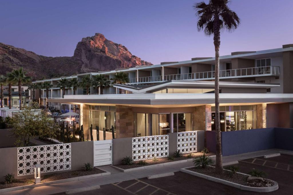 Mountain Shadows Resort Scottsdale image