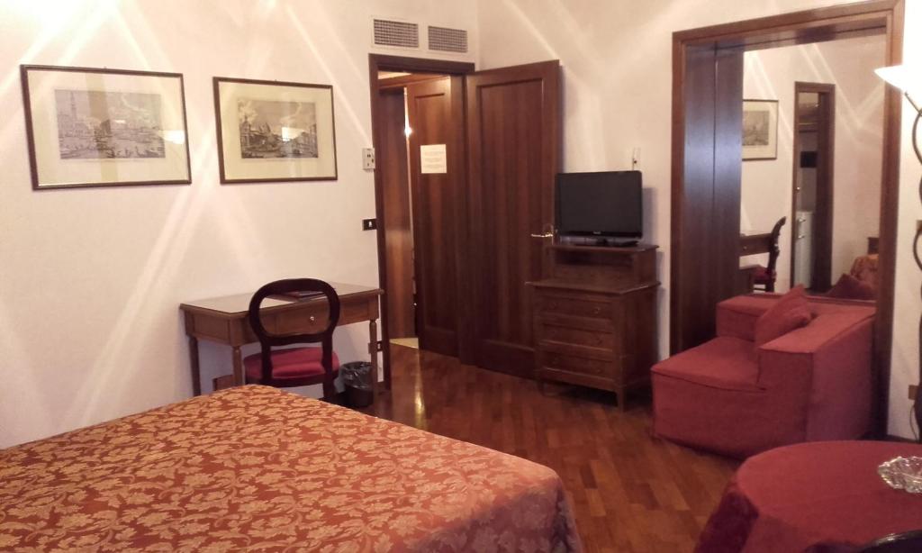 Hotel Piccola Fenice, Venice