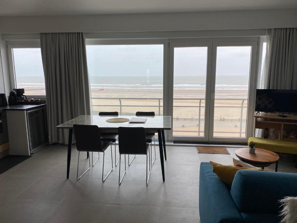 Royal Zeezicht Oostende photo 1