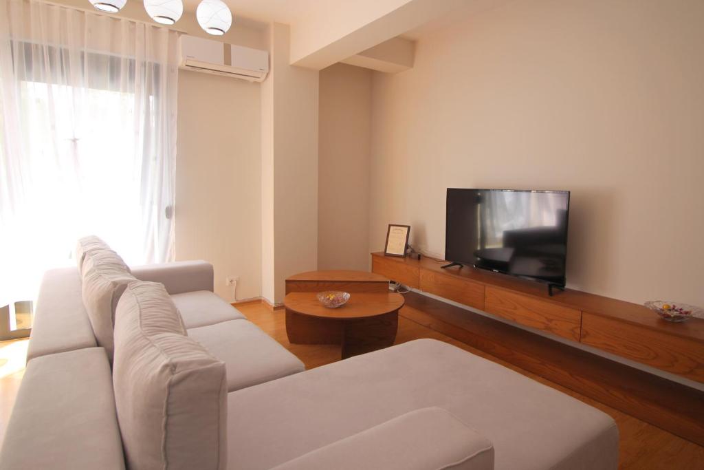 Motra Apartment photo 4