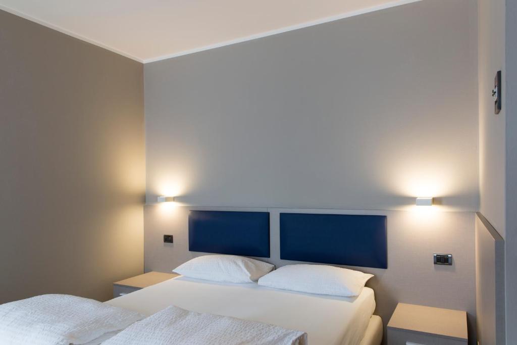 Albergo Montenegro - Tap to explore photos