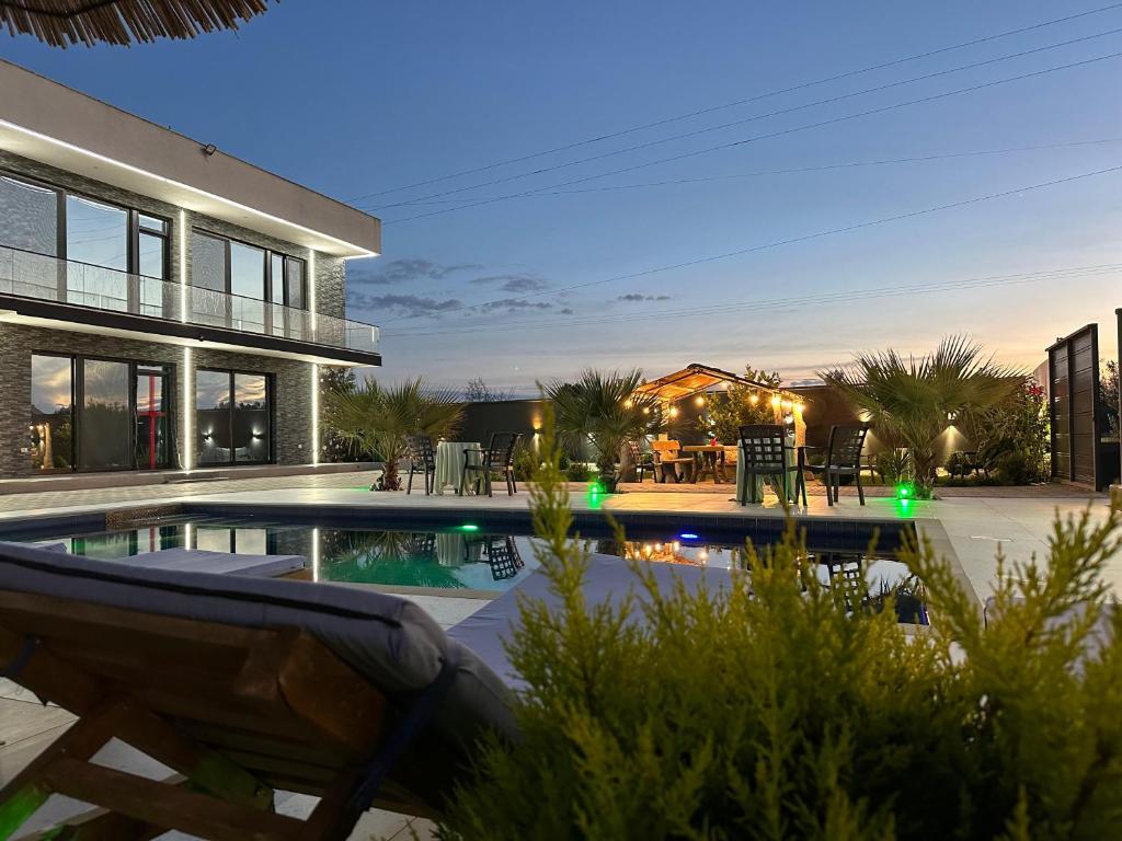 Adrians villa photo 2