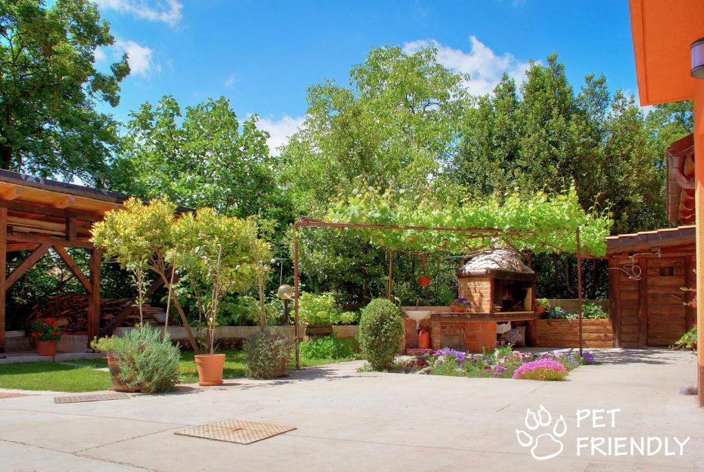 Garden House photo 2