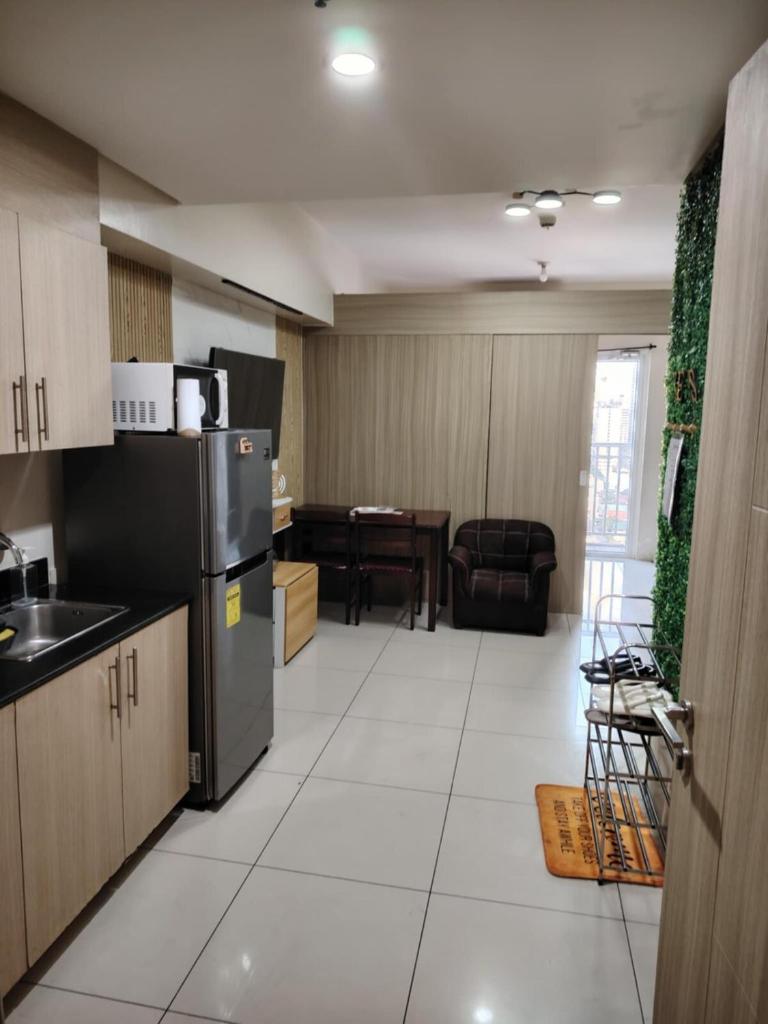Affordable Breeze Residence unit 2118 - Tap to explore photos