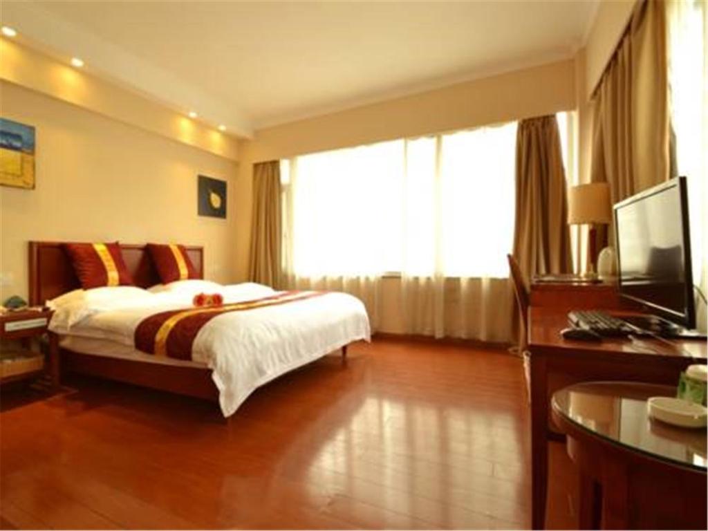 Двухместный (Номер Делюкс с кроватью размера «queen-size»), GreenTree Inn ShangHai JingAn XinZha Road Business Hotel