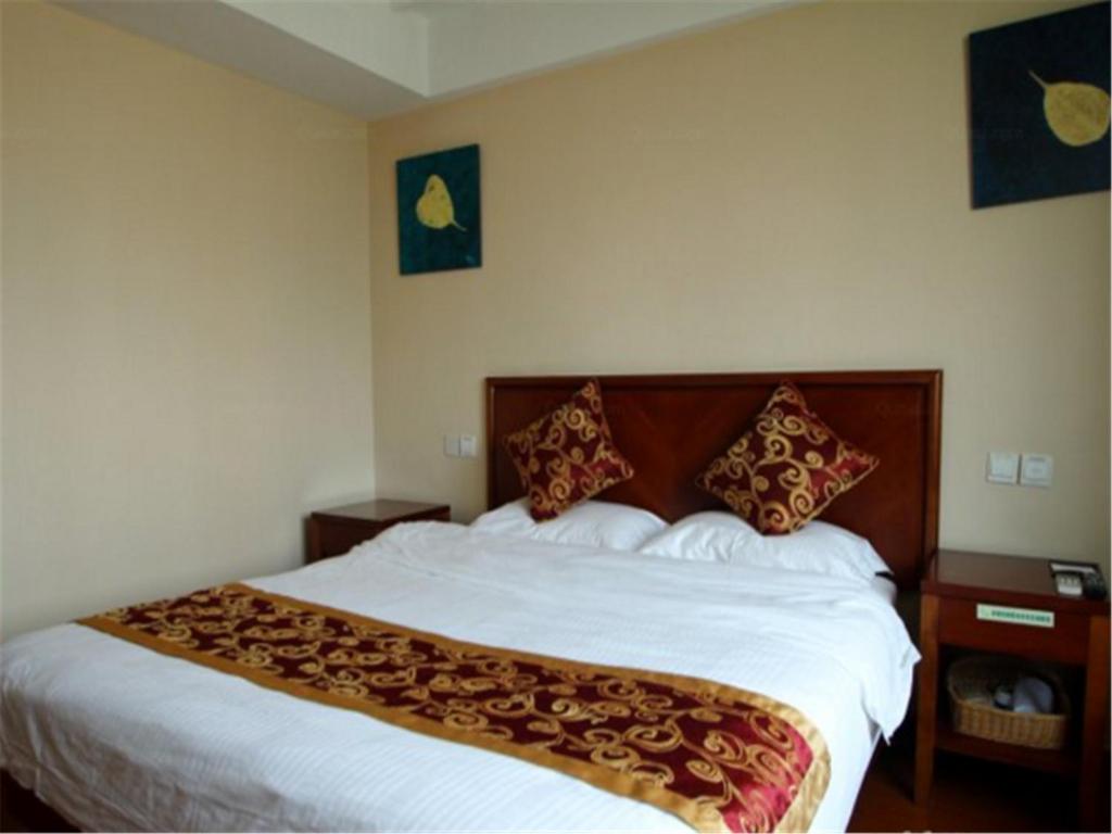 Двухместный (Номер Делюкс с кроватью размера «queen-size»), GreenTree Inn ShangHai JingAn XinZha Road Business Hotel