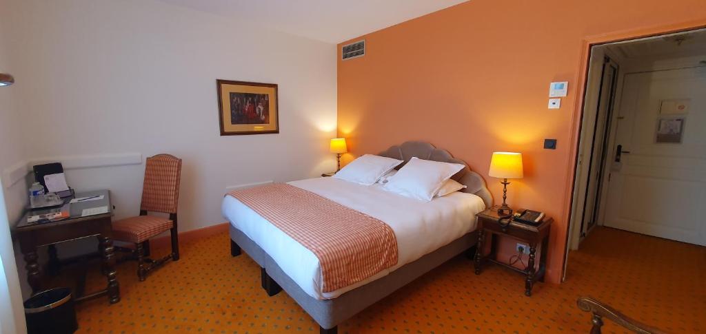 Demeures & Châteaux - Hôtel Greuze & Spa Tournus - Tap to explore photos
